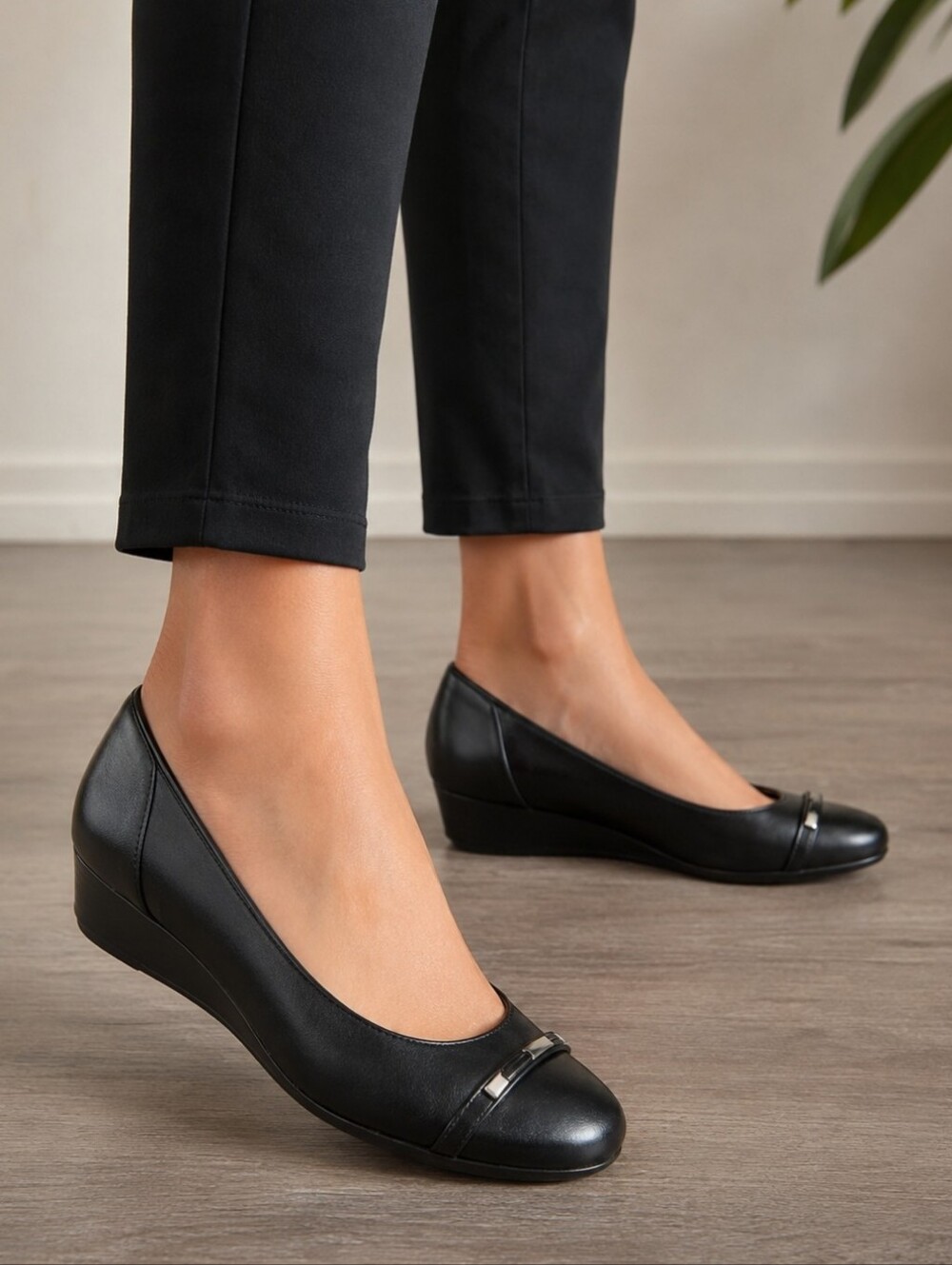 Life Stride Finesse Y2K Office Siren Revival Comfort Wedge Pump 8.5M